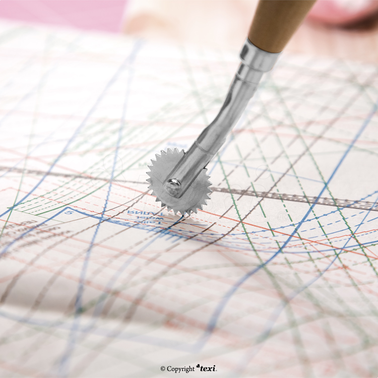 Tracing wheel 15.5 cm, serrated blade, wooden handle