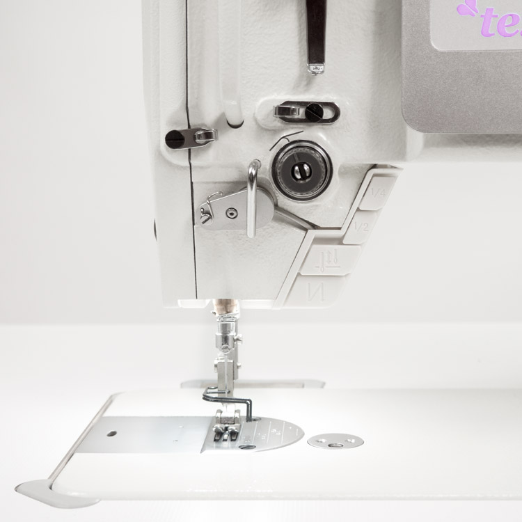 Automatic lockstitch machine with decorative stitch for light and medium materials, with built-in stepper motor and control - complete sewing machine
