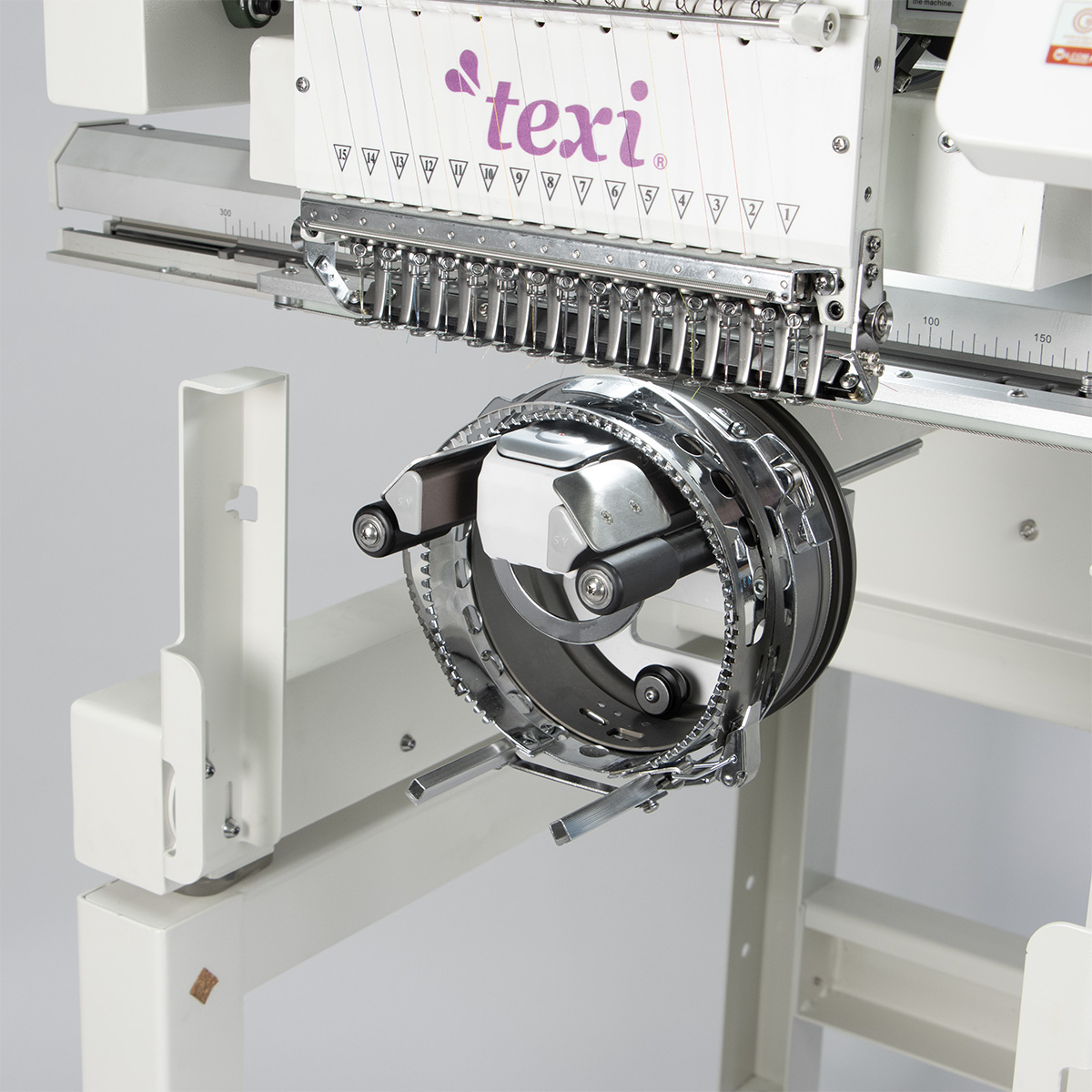 15 needle embroidery machine with working area 600 x 400 mm + hoop SET + FREE thread set